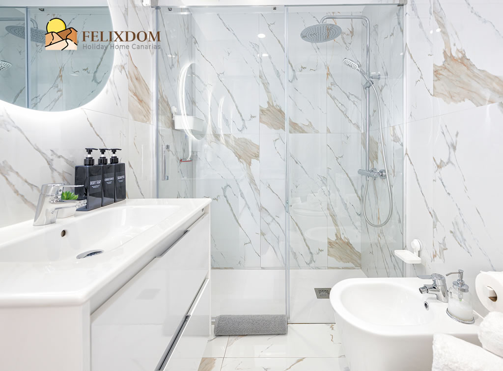 holiday home bathroom los molinos apartment canarias holiday home bathroom los molinos apartment canarias