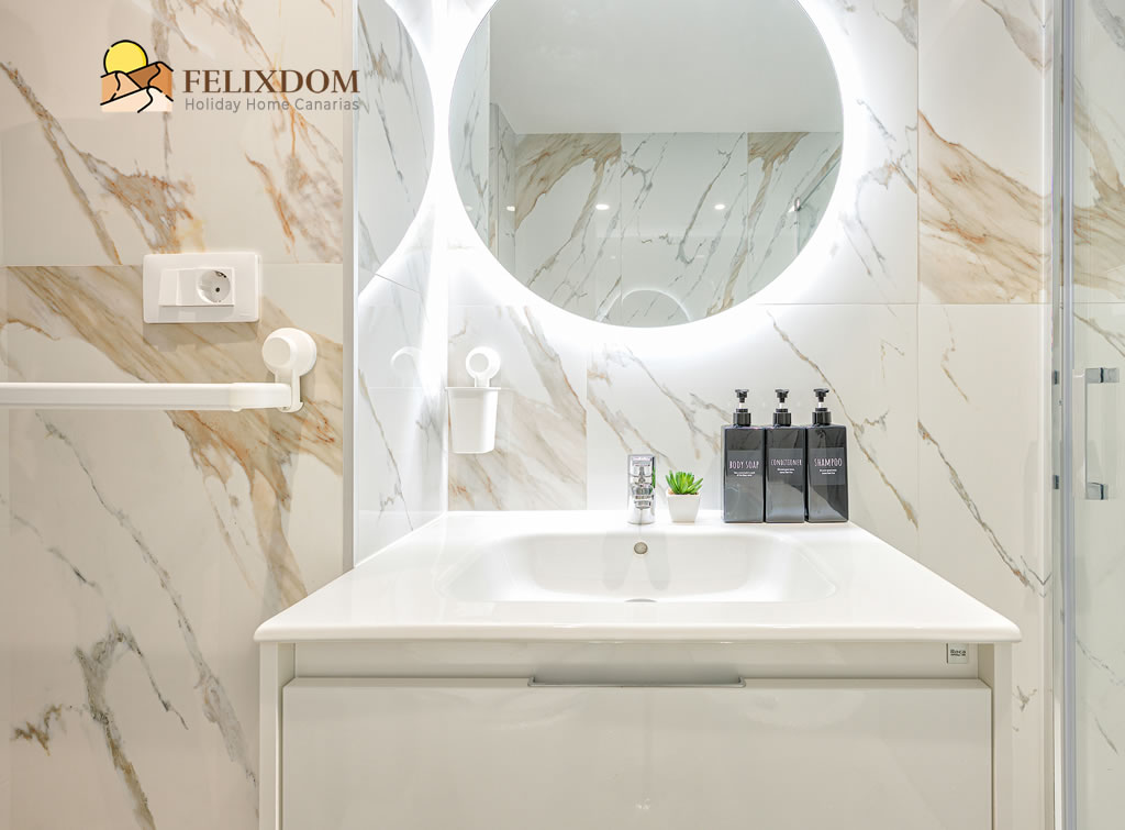 holiday home bathroom los molinos apartment canarias holiday home bathroom los molinos apartment canarias